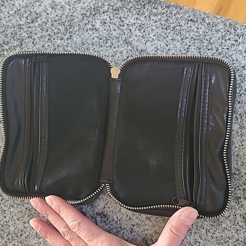 Bobbi Brown Black Leather Zip Pouch - Picture 4 of 8